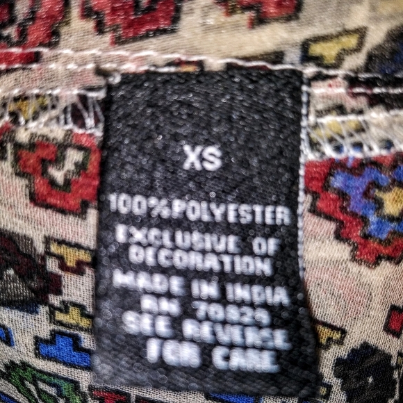 Aztec Print Sleeveless Crochet Trimmed Vest Sz XS - Picture 3 of 4